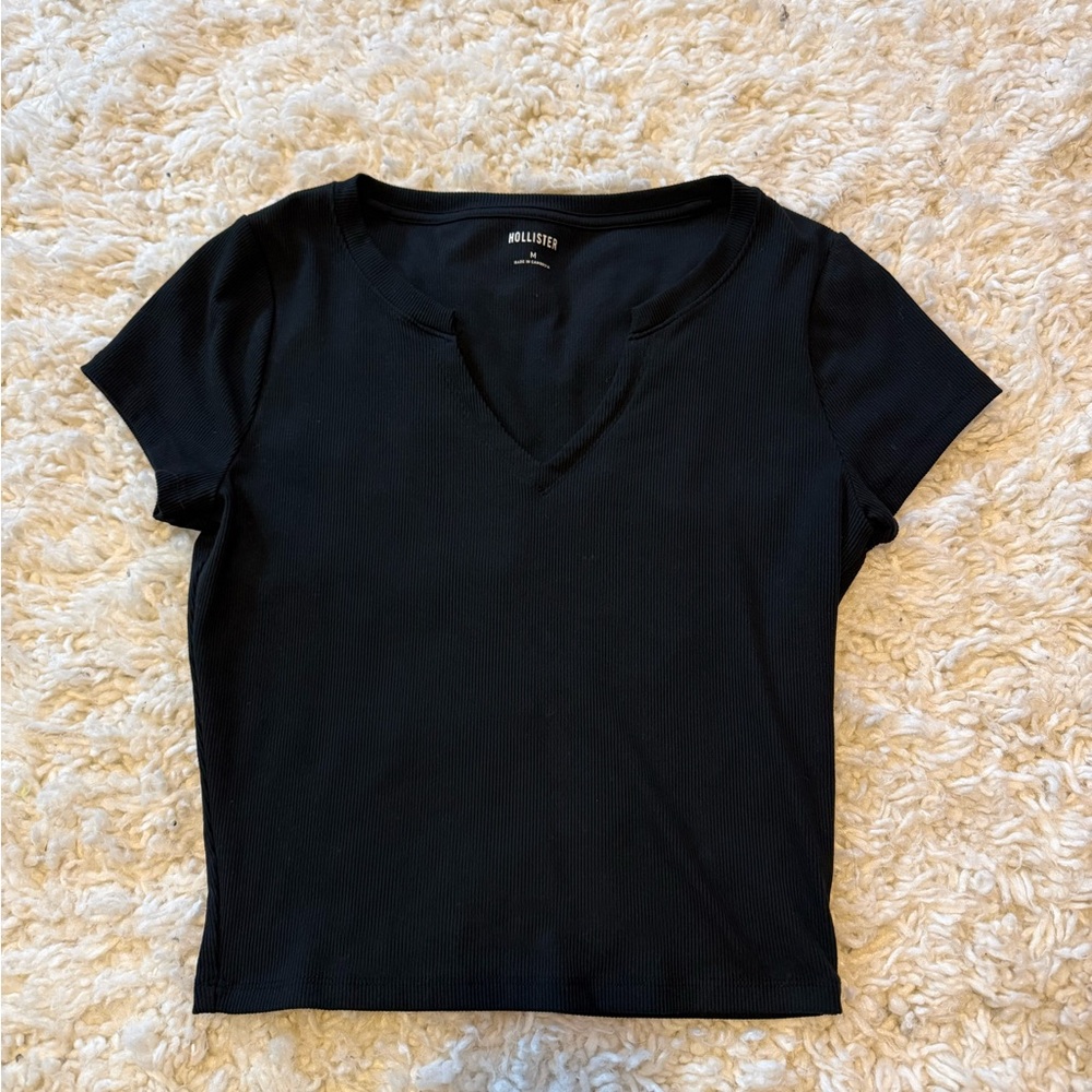 Hollister Women's Black Short Sleeve Tee